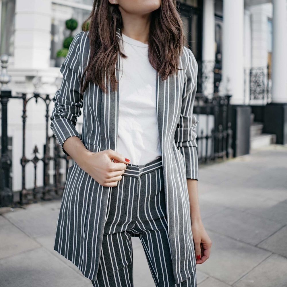 BCBGENERATION OPEN BACK STRIPED BLAZER XS